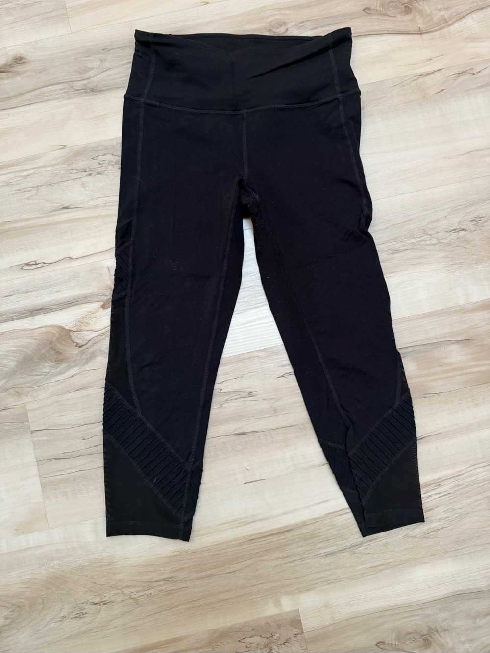 Athleta Black S Cropped Capri Leggings